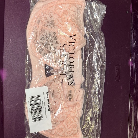 Victoria Secret - Body by Victoria - 38DD Lace & Mesh Bra - Peach - Picture 4 of 4